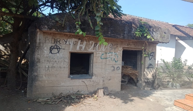 Kondisi puluhan bunker Jepang yang berada di sepanjang Pantai Selatan Lumajang tetap berdiri kokoh. (Foto Istimewa)
