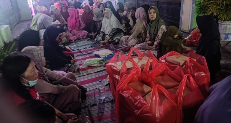 Semarak suasana tasyakuran HUT RI ke-80 Kelurahan Rogotrunan. (Endang Nurhayati/Trobosco)