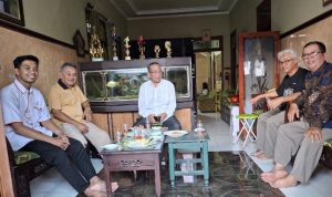 Suasana rapat para tokoh dengan hasil menerbitkan portal berita yang diberi nama trobos.co (Kuswantoro/Trobosco)