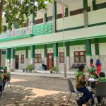 perpustakaan-ruang-terbuka-sd-almadany-serasa-cafe-trco