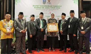 bupati-lumajang-raih-penghargaan-baznas-jatim-awards-2025-trco