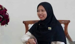 dr-aliyah-hidayati-ketua-icmi-orda-lumajang-perempuan-pertama-di-indonesia-trco