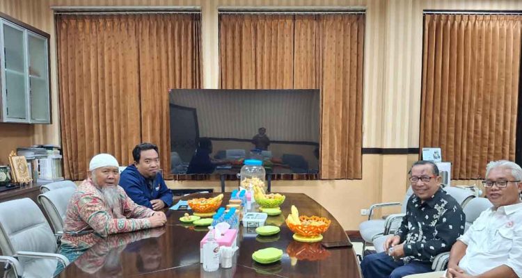 etos-kerja-dan-kemandirian-potret-kantor-pwm-jawa-timur-sebagai-pusat-gerakan-muhammadiyah-trco