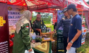 mahasiswa-agribisnis-unilu-tunjukkan-inovasi-pertanian-organik-di-kontes-domba-bupati-cup-lumajang-2025-trco