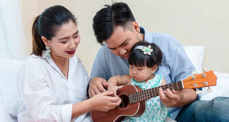 orang-tua-sebagai-idola-anak-membangun-teladan-cinta-dan-generasi-kuat-sejak-dini