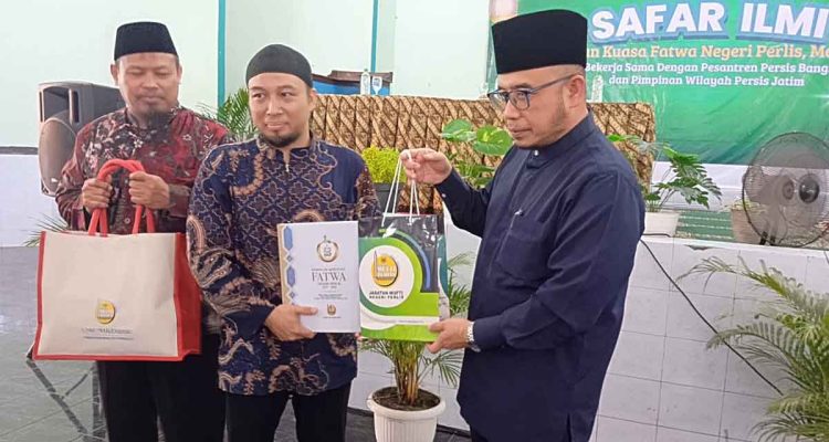 pondok-persis-bangil-terima-tawaran-beasiswa-kuliah-gratis-dari-kampus-unisiraj-perlis-malaysia-trco