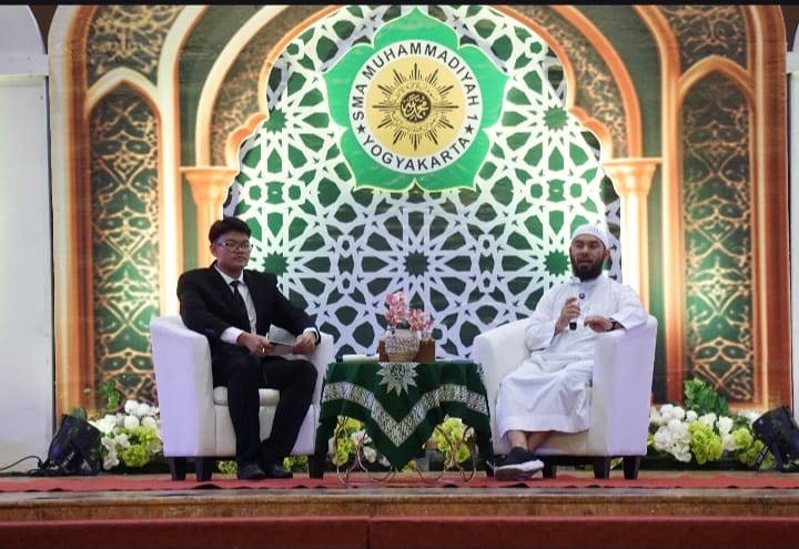 sma-muhi-yogya-tasyarufkan-3-penghargaan-umroh-saat-pengajian-milad-ke-76-trco