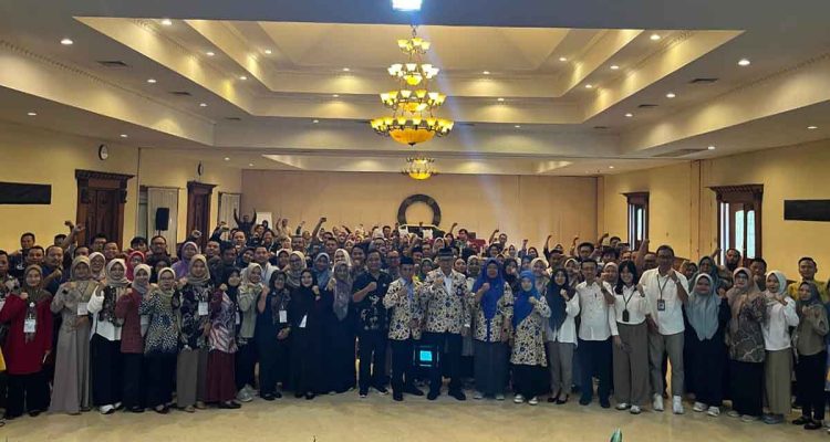 kepala-bbgtk-jatim-tutup-pelatihan-tenaga-administrasi-sekolah-se-jawa-timur