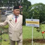 momentum-hari-pahlawan-direktur-abn-tanam-pohon-durian-di-istana-bogor