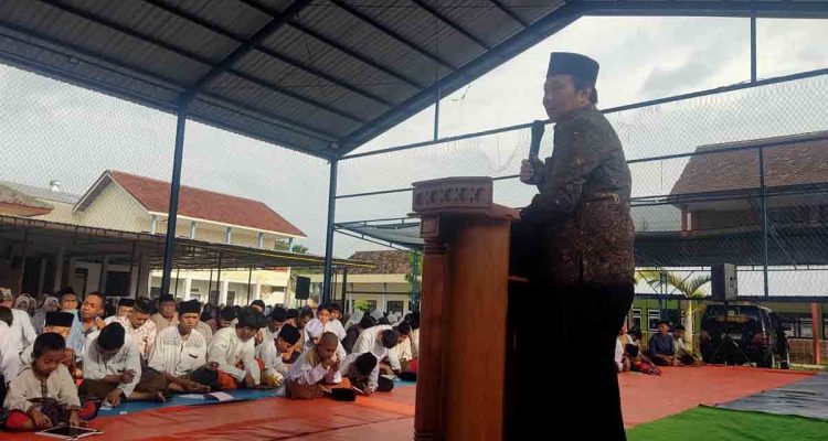 prof-khozin-membahagiakan-aktivis-itu-mudah-cukup-berkumpul-saling-membantu-trco