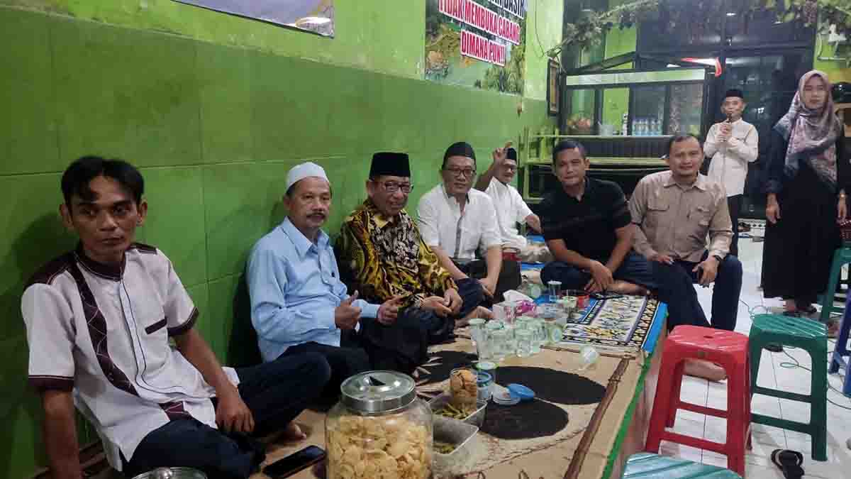 halal-bihalal-di-griya-lalapan-basir-penuh-kebersamaan-sambil-mendengarkan-tausiyah