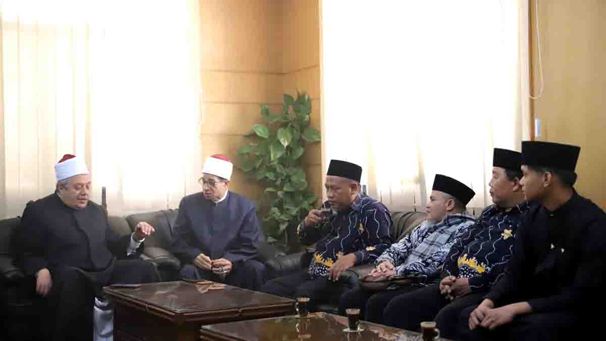 pimpinan-elkisi-mojokerto-kunjungi-qitok-mahad-al-azhar-mesir