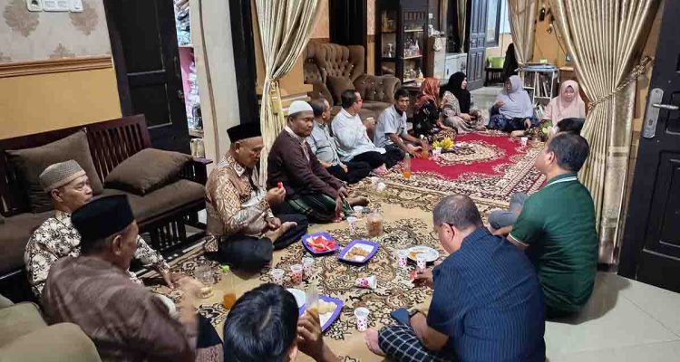 baksos-muslimat-dewan-dakwah-jatim-di-6-kecamatan-lumajang-akhir-juni