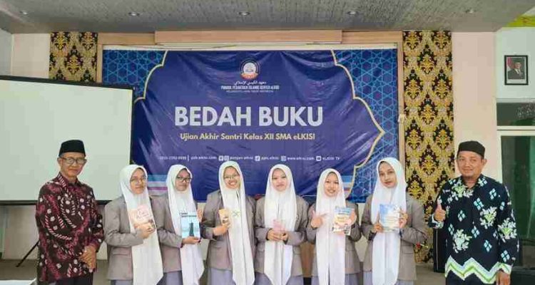 santri-putri-elkisi-mojokerto-bedah-buku-karya-sendiri-sebagai-ujian-akhir