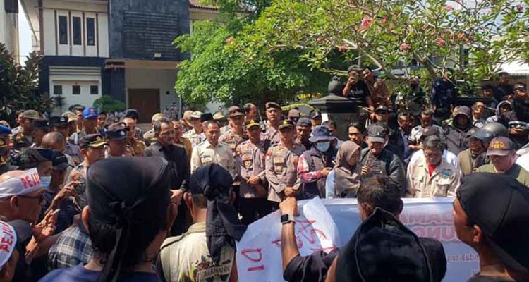 11-tuntutan-gempar-tulungagung-ott-kpk-hingga-reforma-agraria