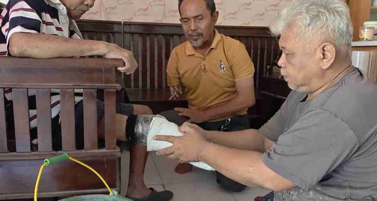senyum-supardi-di-kantor-baznas-kaki-palsu-harapan-baru-di-usia-63-tahun