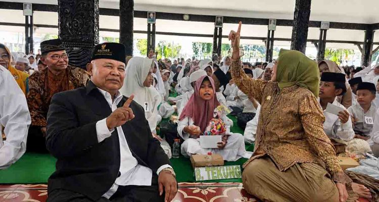 baznas-lumajang-santuni-420-yatim-dhuafa-audit-raih-predikat-wtp