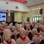 bukan-sekadar-latihan-80-santri-elkisi-tempa-karakter-di-barak-brimob-watukosek