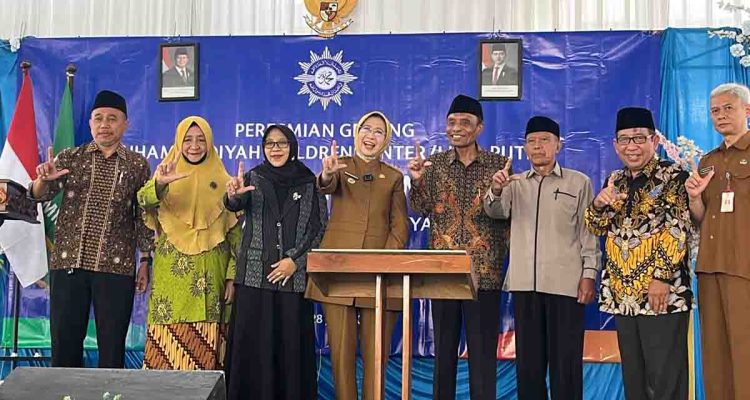 bupati-ajak-warga-bantu-lksa-muhammadiyah-pasirian