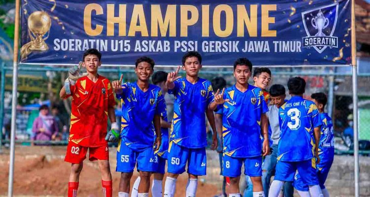 empat-talenta-lombok-barat-antar-gres-one-united-juara-piala-soeratin-u-15-gresik