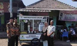 jualan-ketan-berbagi-bahagia-herlina-rutin-berinfaq-ke-baznas-lumajang