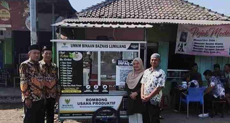 jualan-ketan-berbagi-bahagia-herlina-rutin-berinfaq-ke-baznas-lumajang