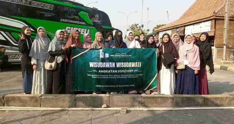 42-asatidzah-elkisi-bertolak-ke-garut-ikuti-wisuda-trco