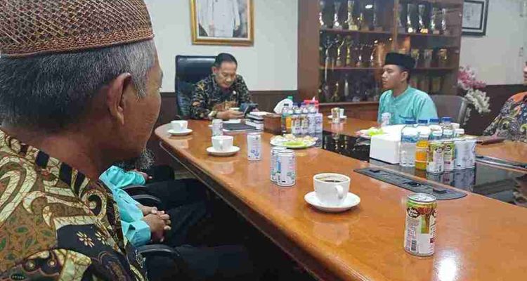 63-santri-elkisi-siap-mengabdi-ke-daerah-bencana-ntt-trco