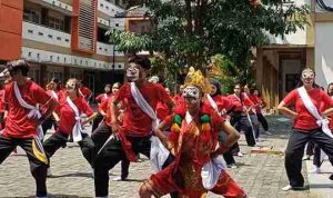 itb-wiga-suguhkan-tari-kolosal-topeng-kaliwungu