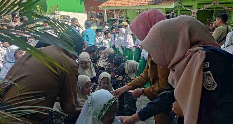 rangkaian-kunjungan-bupati-disambut-antusias-di-sukodono