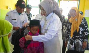 y-pab-bagikan-1-000-paket-perlengkapan-sekolah-di-lumajang-trco
