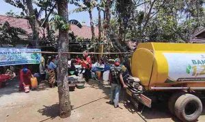 baznas-gelontorkan-12-juta-liter-air-bersih-14-titik-kekeringan-di-lumajang-jadi-sasaran-trco